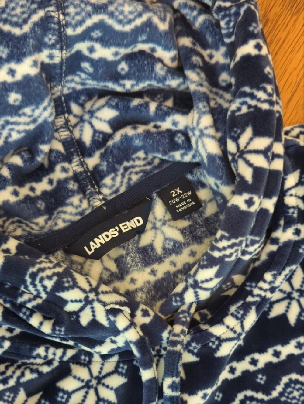 Women'sLands' End Navy and White Fair Isle Snowflake Hoodie Soft And Fuzzy - Picture 2 of 7